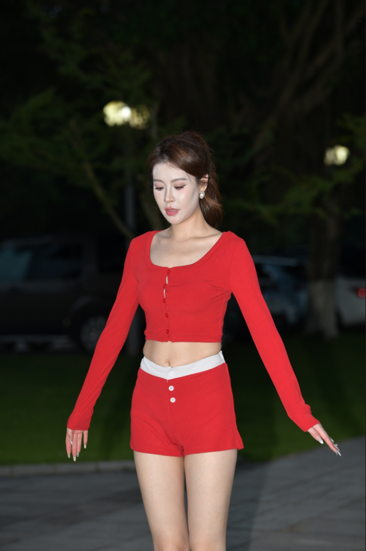 红色休闲装 [81P-1.95GB]