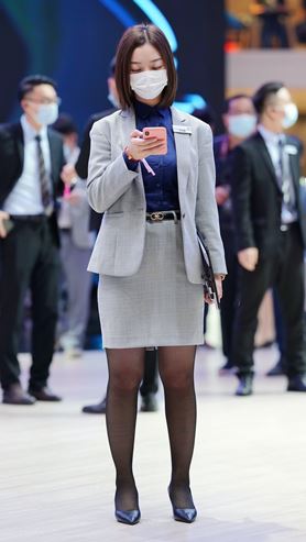 黑丝美女销售(100P)