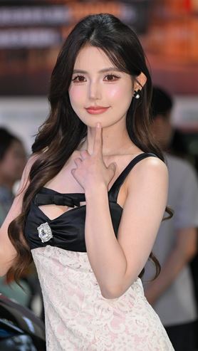 气质美腿车模(103P)