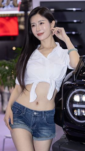 热裤车模美女(92P)