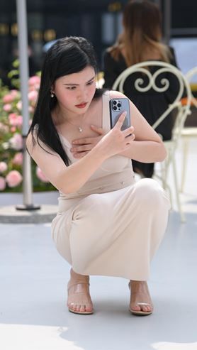爱拍照的包臀裙美女(126P)