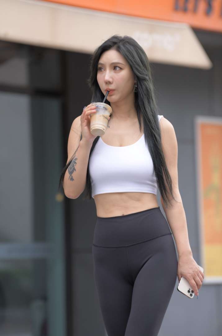 一始街拍作品  黑色瑜伽裤美女 [672P-15.1GB]