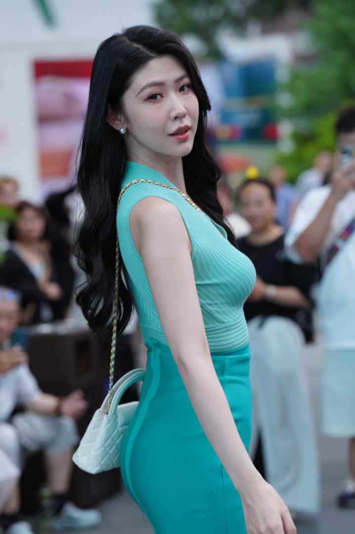 绿色针织裙 [145P-2.57GB]