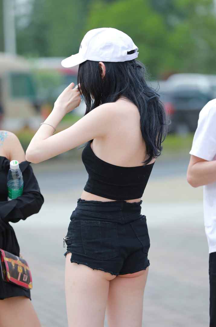 青春牛仔短裤 [86P-959MB]