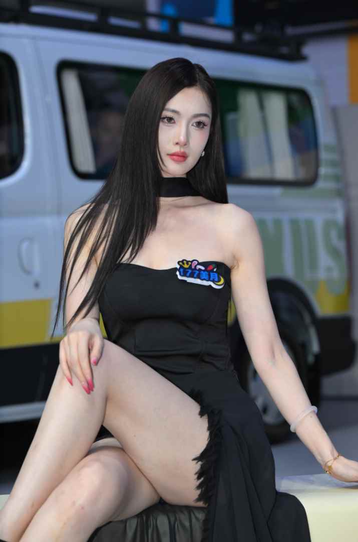 美腿美足黑裙 [67P-989MB]