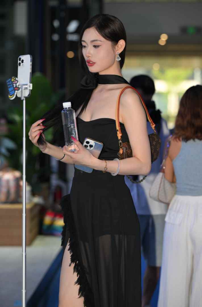 美腿美足黑裙 [67P-989MB]