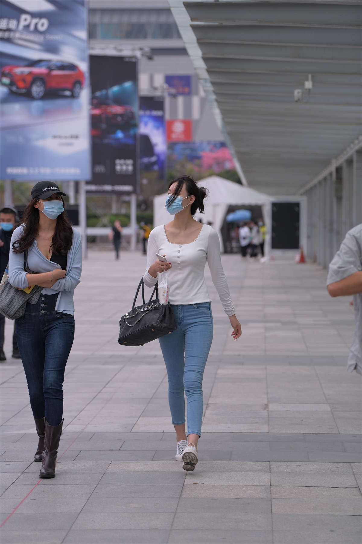 牛仔裤简单百搭