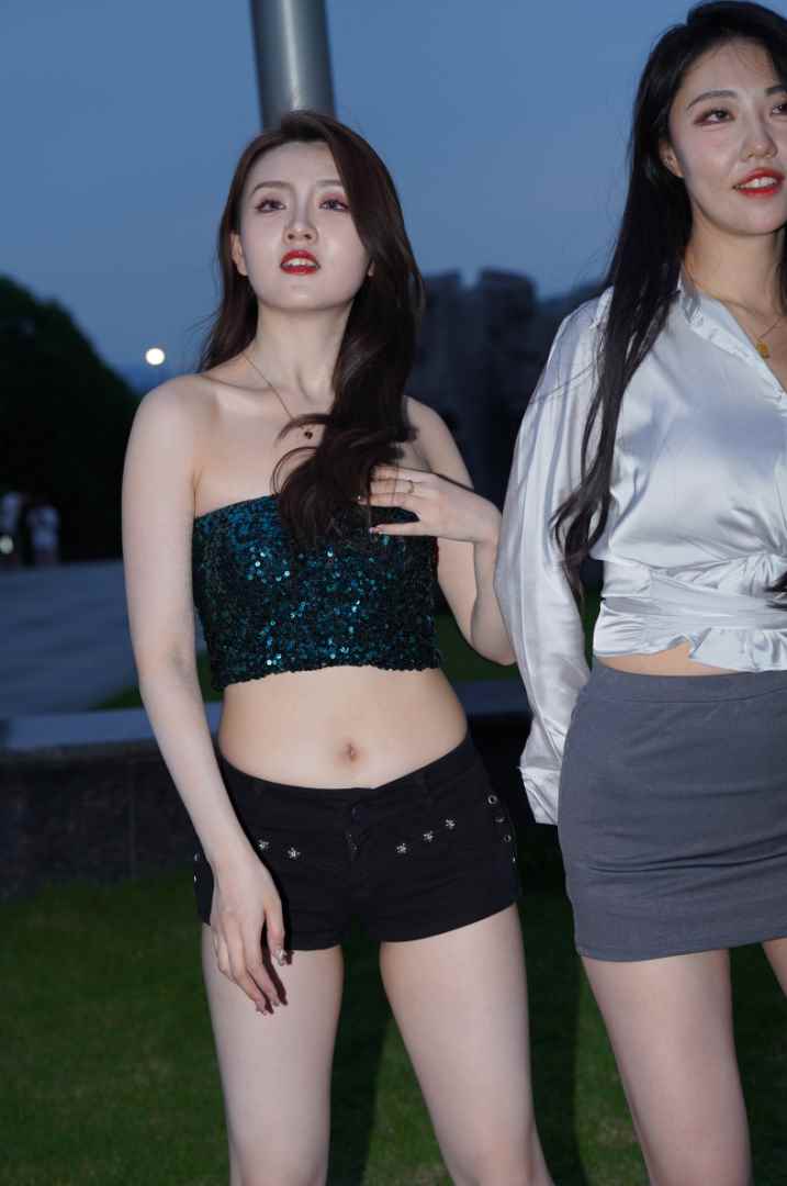 甜美热裤抹胸 [114P-1.45GB]