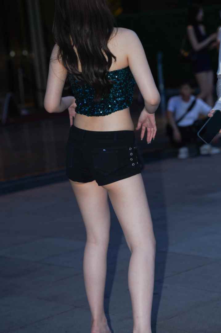 甜美热裤抹胸 [114P-1.45GB]