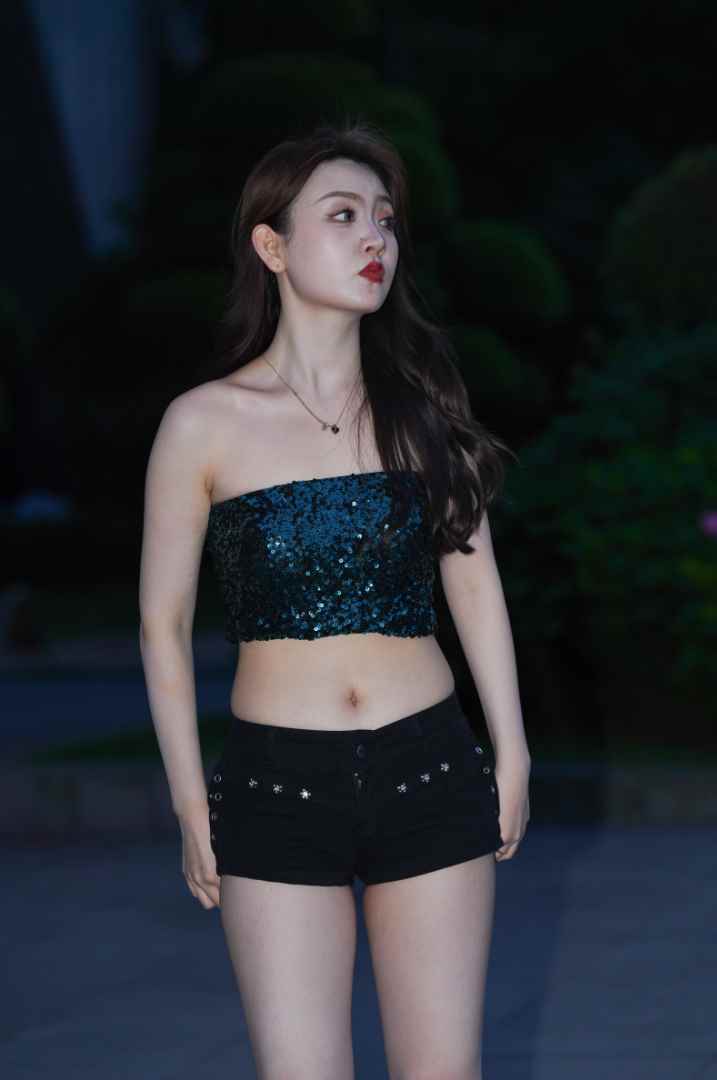 甜美热裤抹胸 [114P-1.45GB]