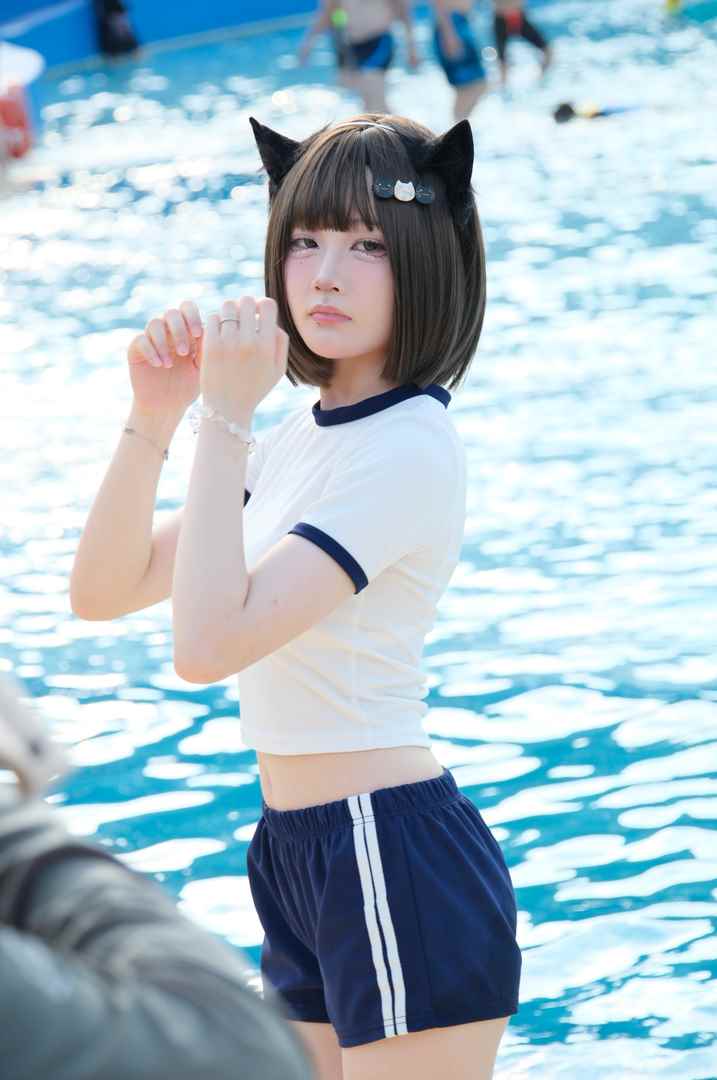 蓝白搭配小狐狸 [119P-2.08GB]