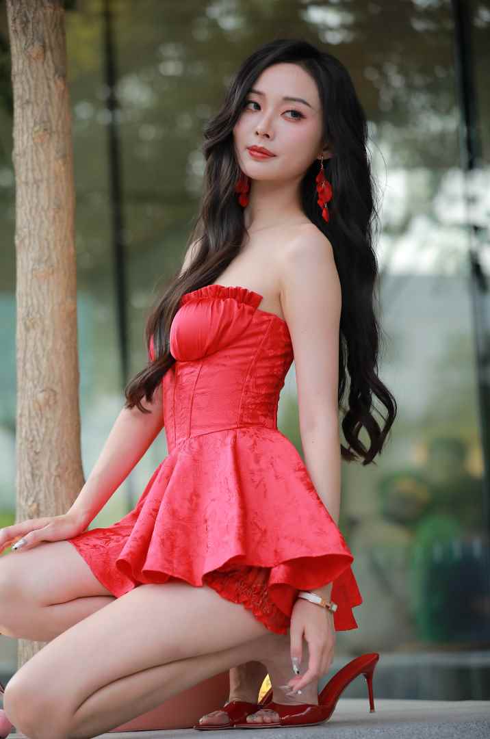 红裙长腿高跟美女 [326P-3.86GB]
