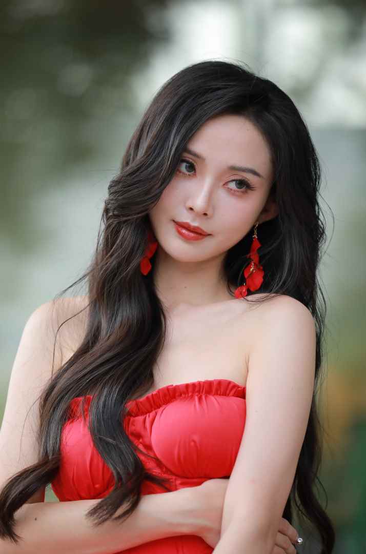 红裙长腿高跟美女 [326P-3.86GB]