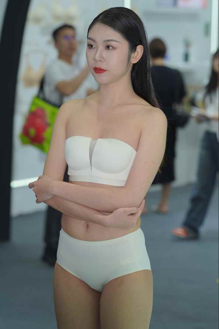 内衣展30 [54P-651MB]