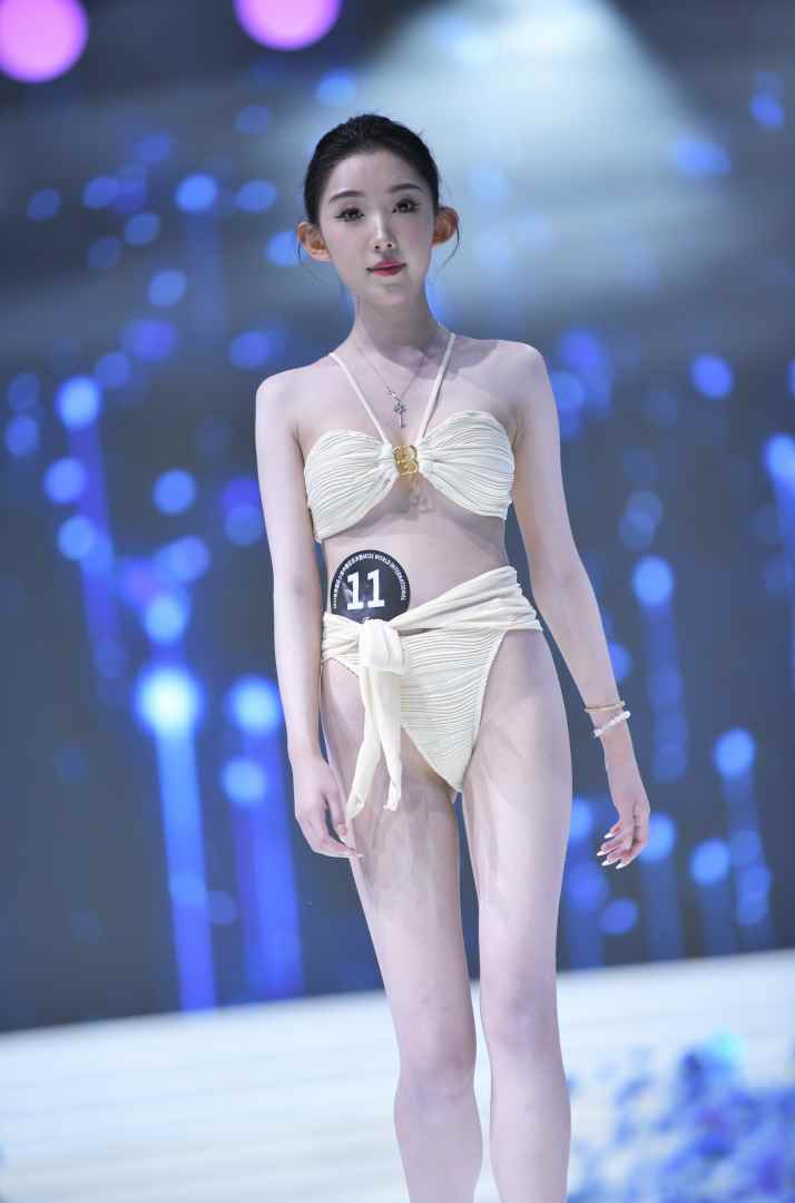 白色泳装 [65P-1.88GB] 