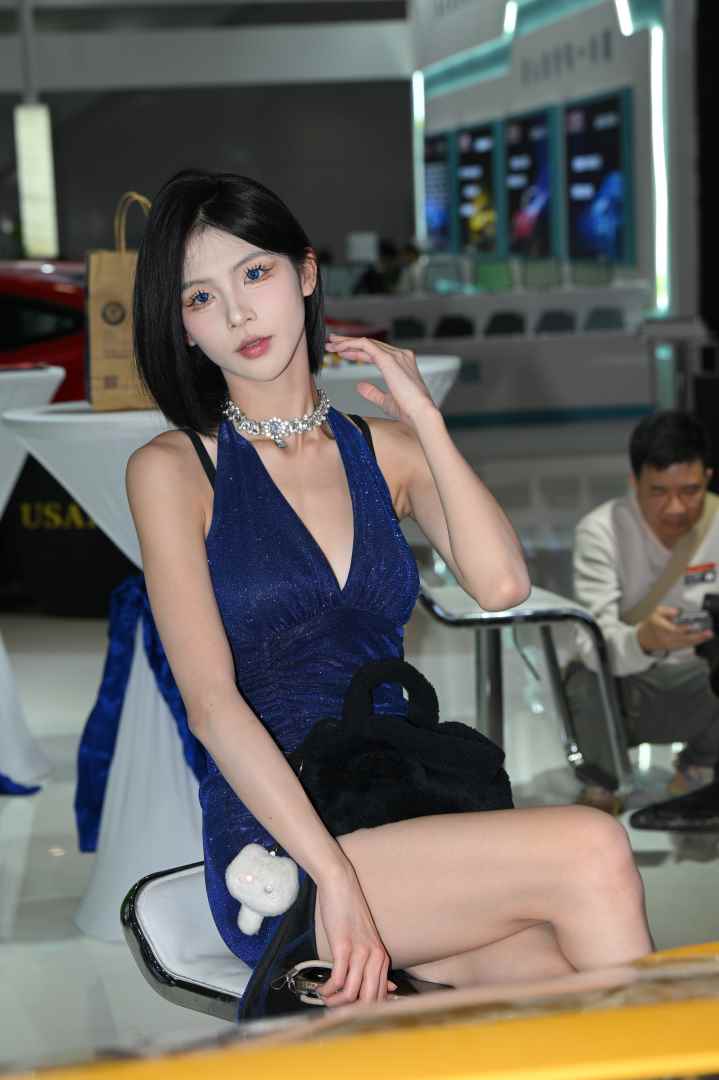 蓝色妩媚长裙 [76P-1.45GB]