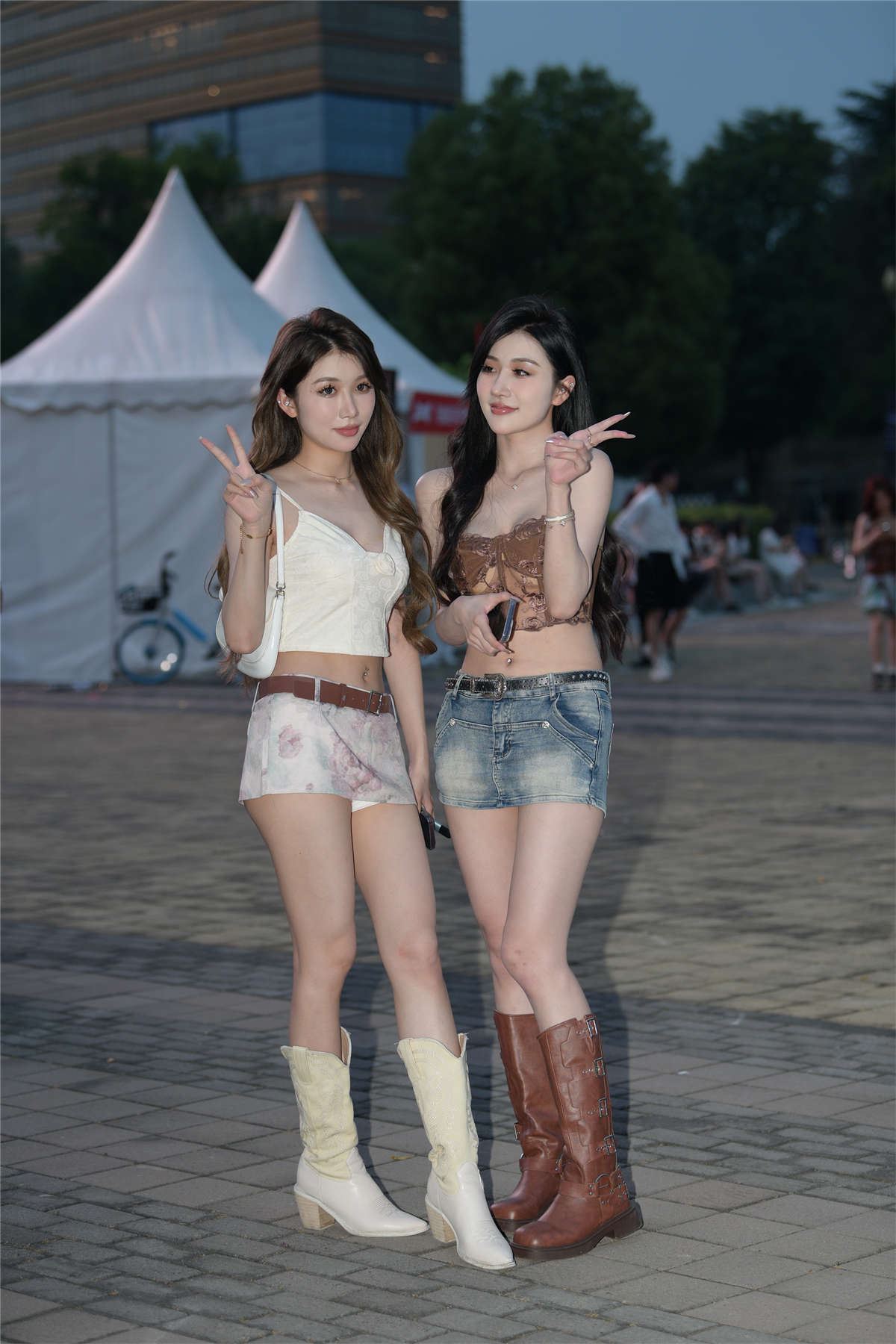 青春靓丽长靴短裤