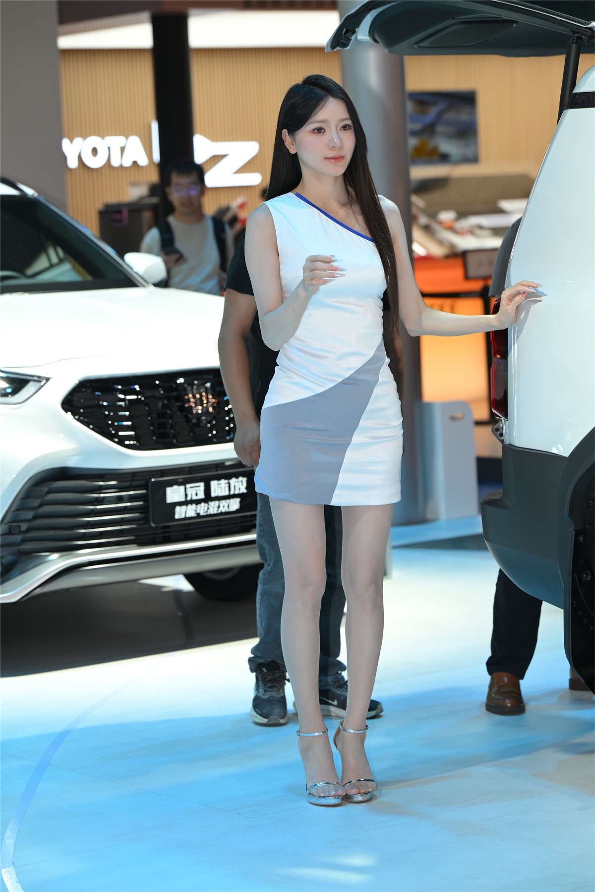 爱穿肉丝的小君