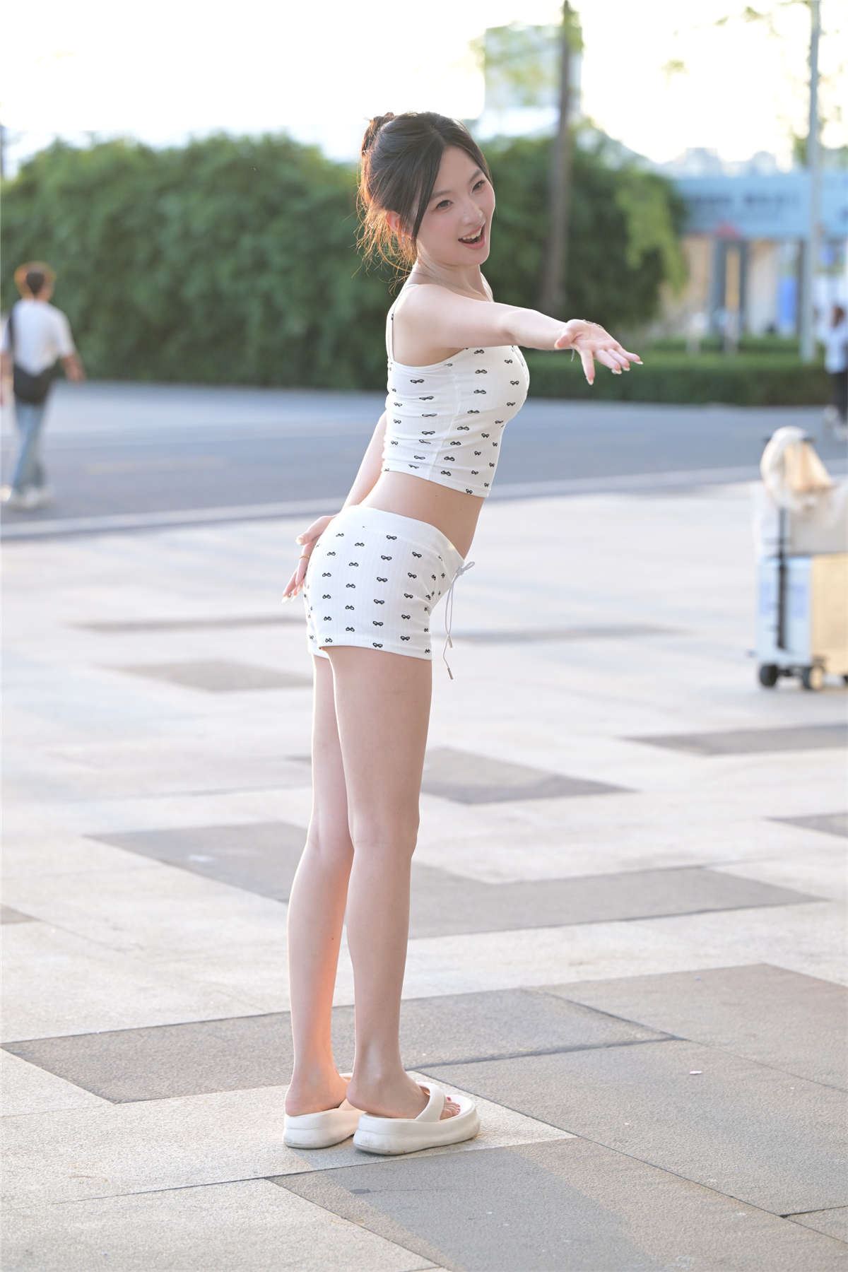 居家小热裤肖悦