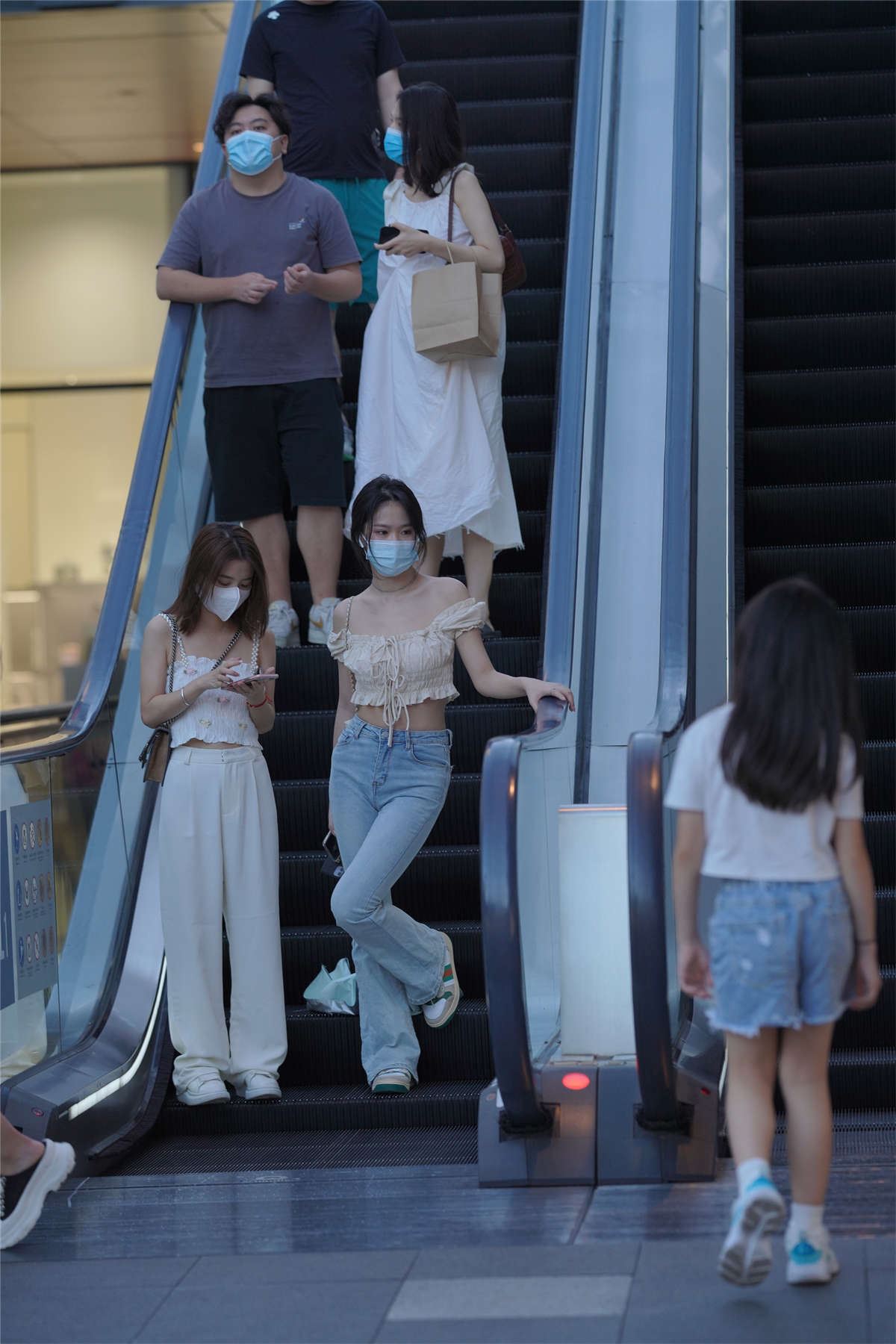 喇叭牛仔裤搭配