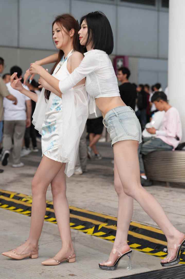 热裤凉高美腿 [70P-2.24GB]