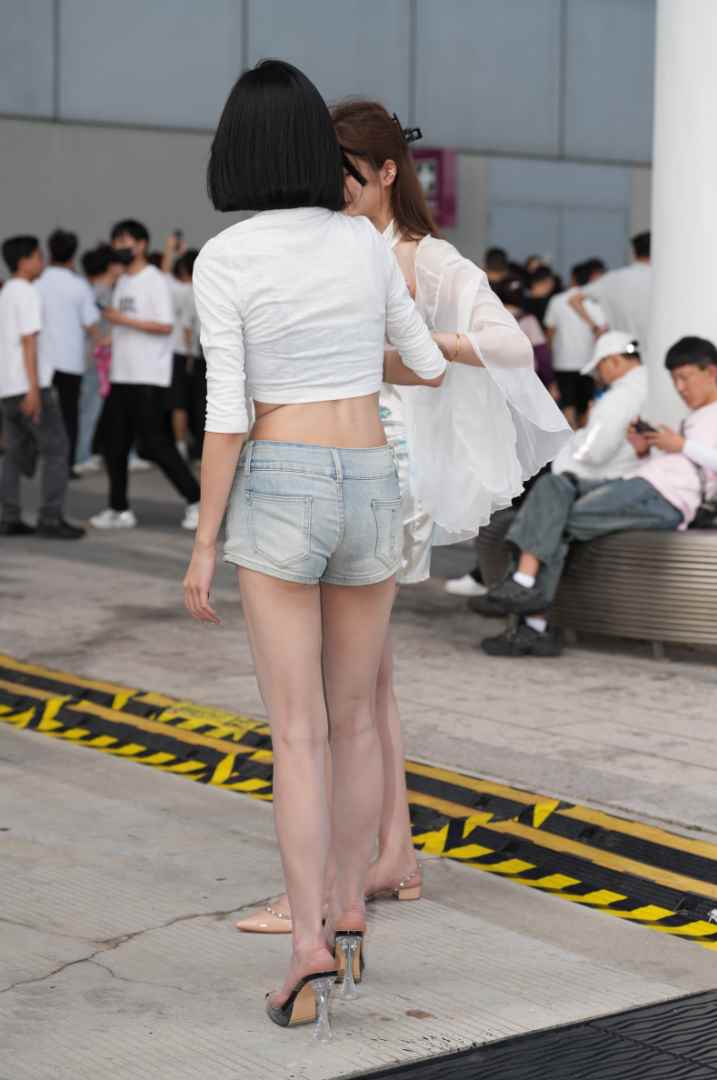 热裤凉高美腿 [70P-2.24GB]