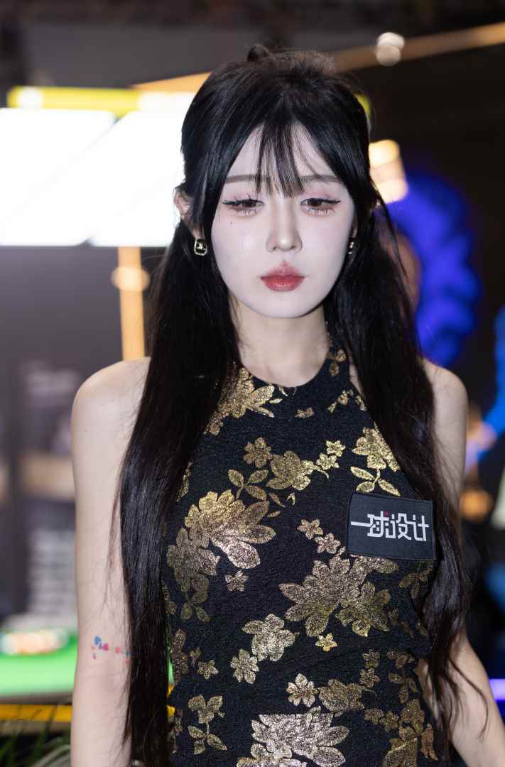 肤白貌美小姐姐 [140P-1.35GB]