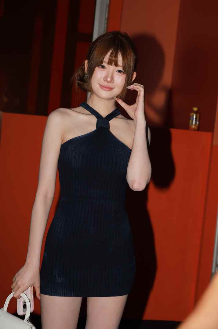 深蓝色包臀裙小姐姐 [138P-1.57GB]