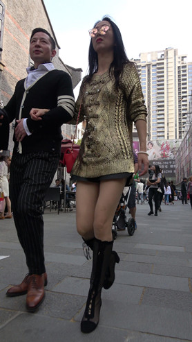 戴着墨镜的美女