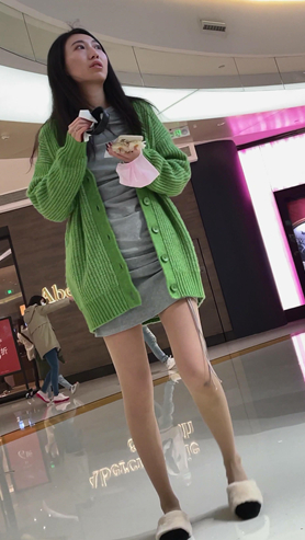 绿衣小姐姐