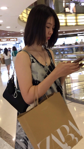 连衣裙美女