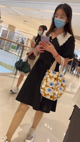 黑裙美女