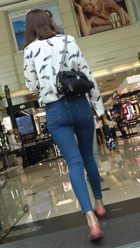 紧身牛仔小姐姐