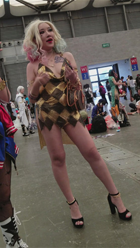 性感的吊带裙coplay妹子