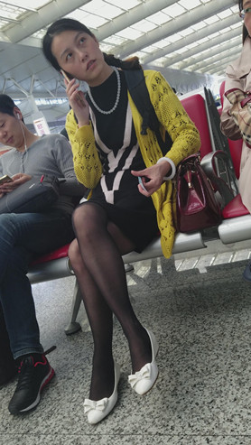 黑丝细腿妹子