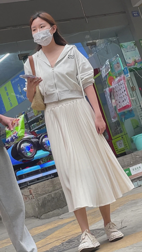 白色长裙妹子