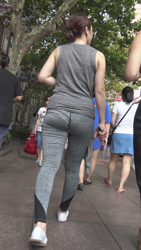 紧身裤妹子