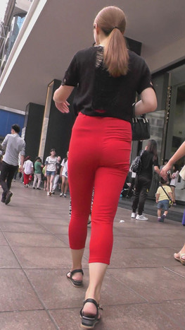 红裤高腰紧身美女