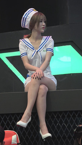 漂亮的美腿女孩