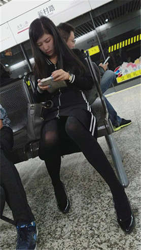 黑色丝袜妹子