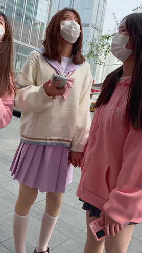 百褶裙小妹