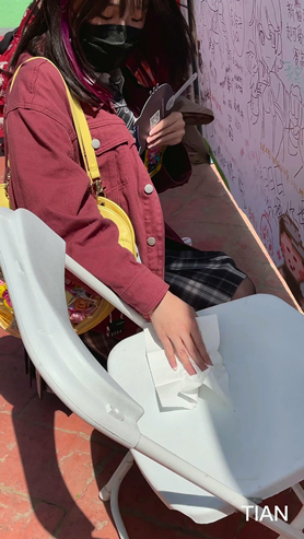 黑丝百褶裙小妹