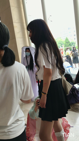 黑裙美女