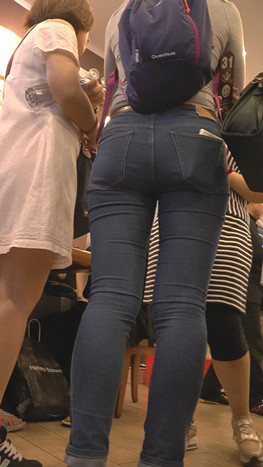 牛仔丰满妹子