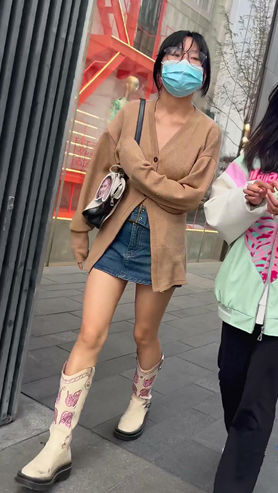 眼镜小姐姐