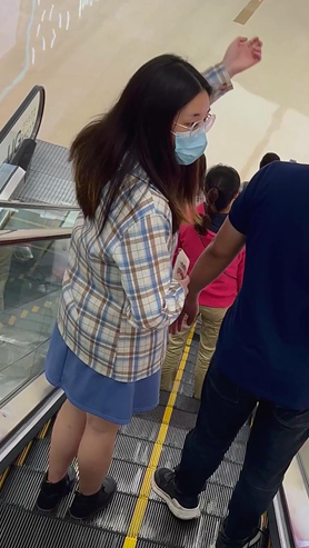 蓝裙美女