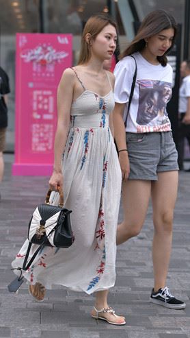 吊带长裙美女(49P)