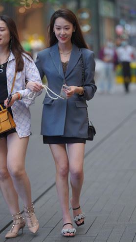 街拍长发美女【套图+视频】