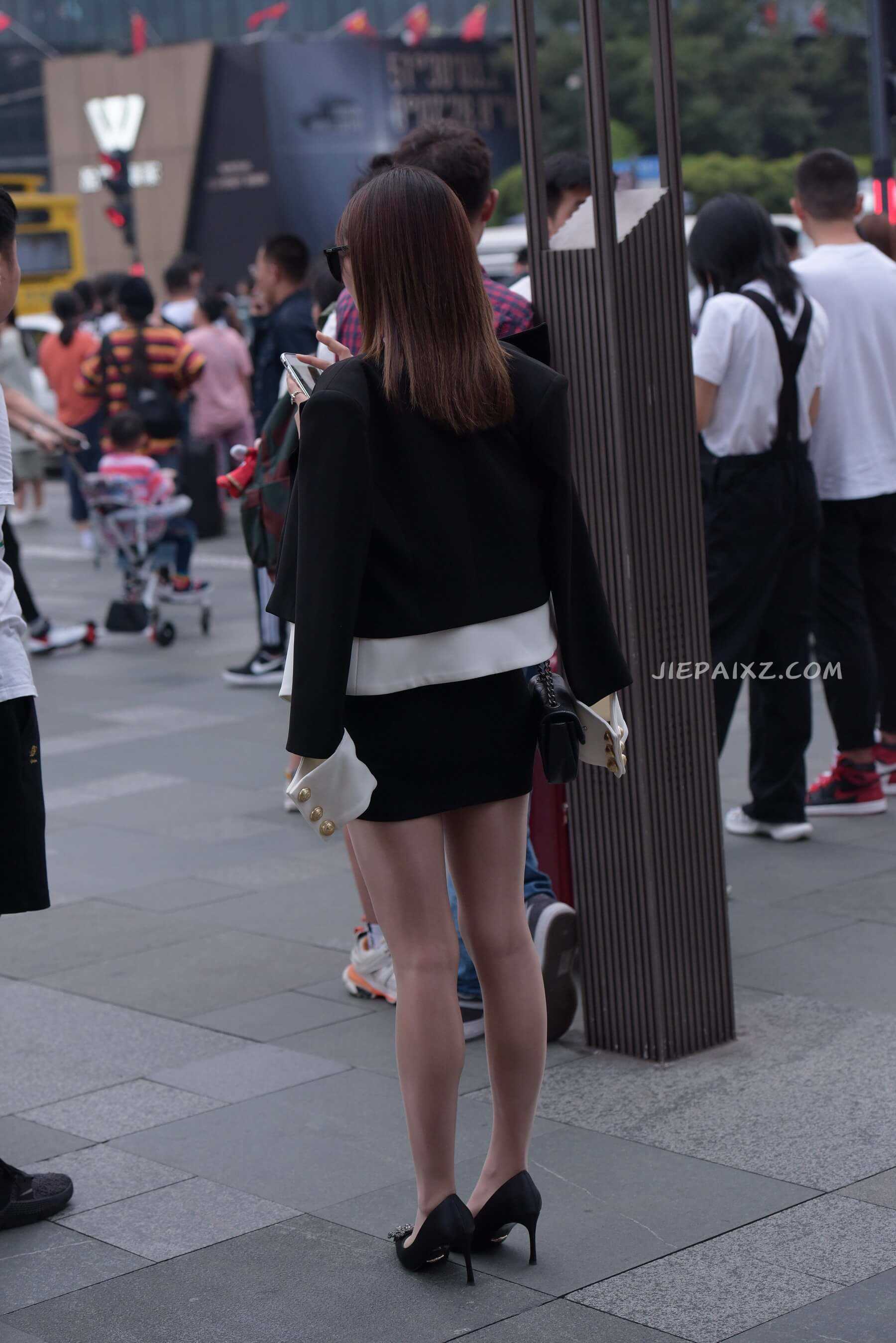 时尚高跟鞋街拍美女 【套图+视频】
