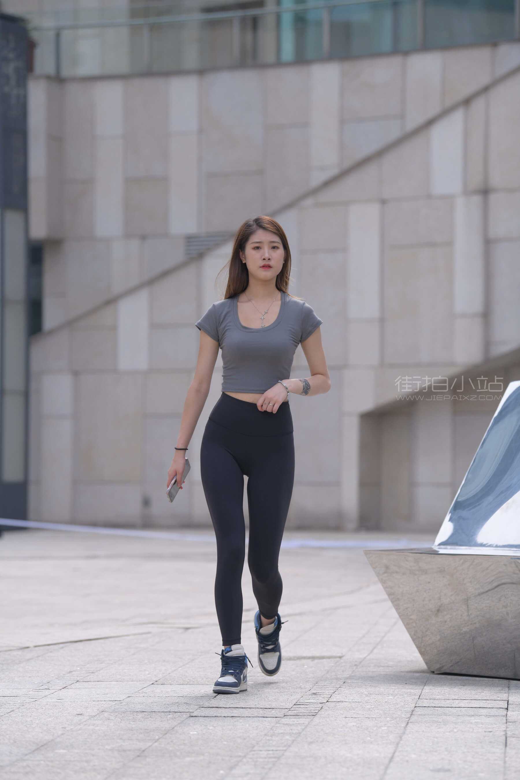 脾气不好的女孩 ~ 图片+V